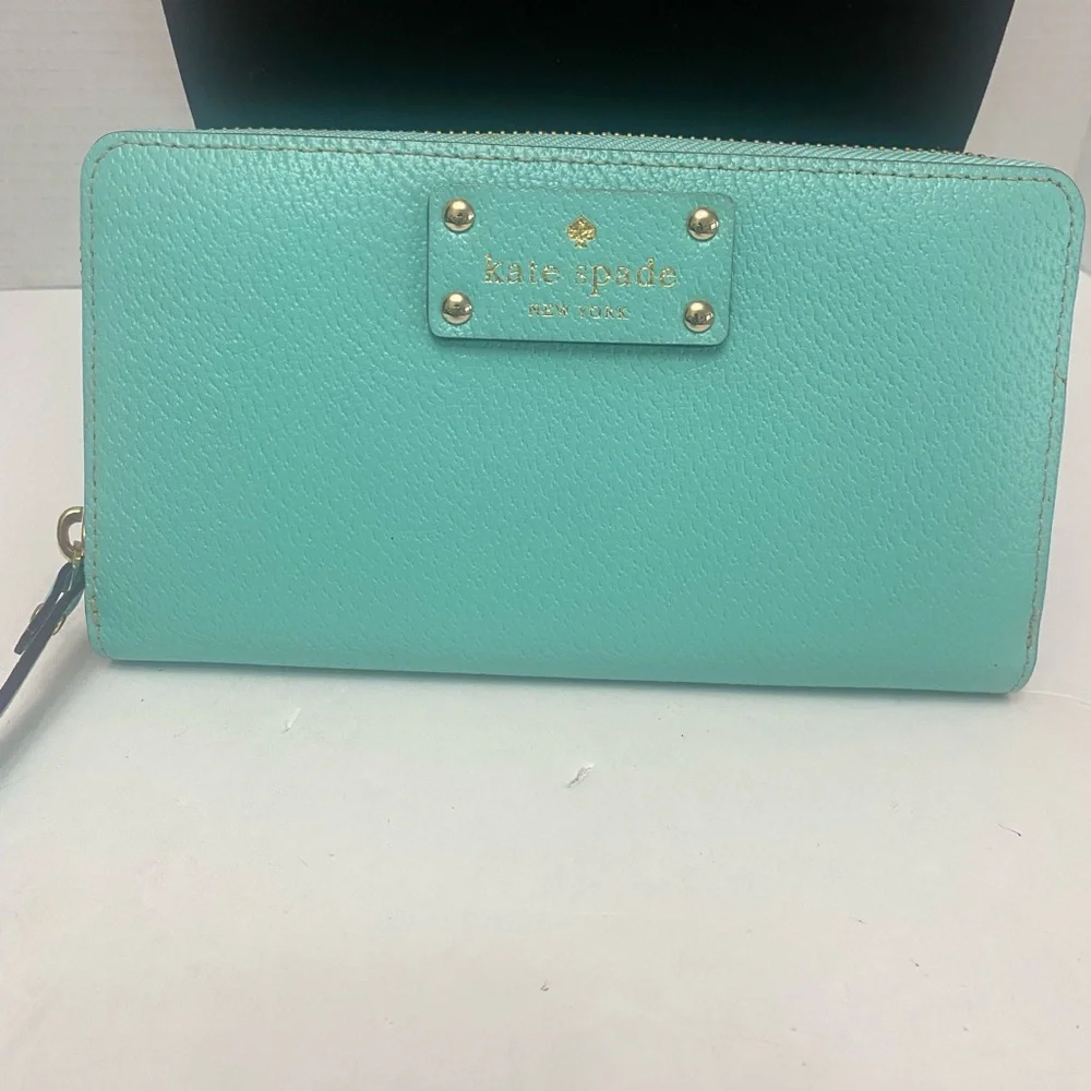 Kate Spade Wellesley Neda Zip Around Leather Wallet in Beautiful Sea Foam Green